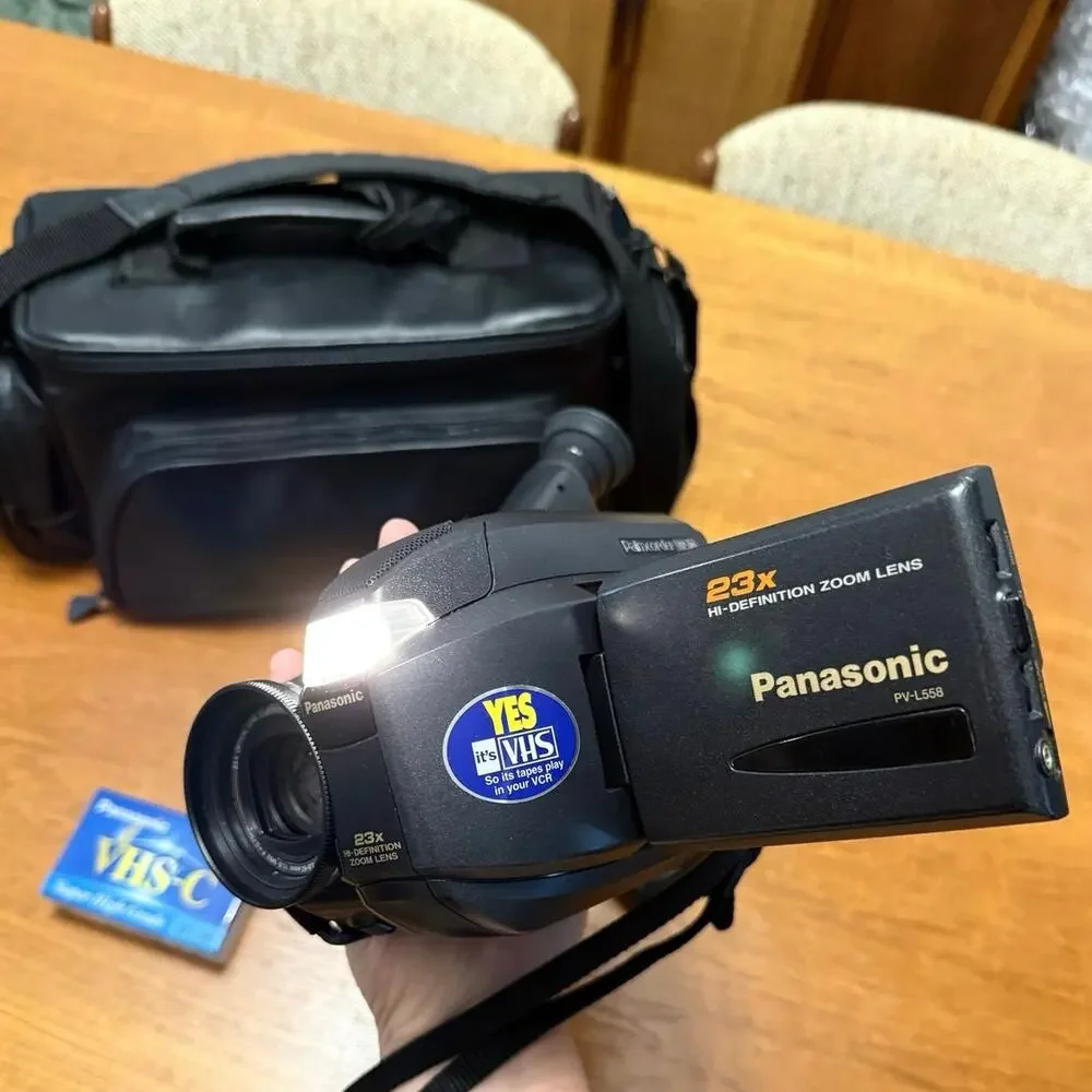 Tested Working Panasonic Palmcorder PV-L558 VHS-C Camcorder 23x Zoom Bag Bundle